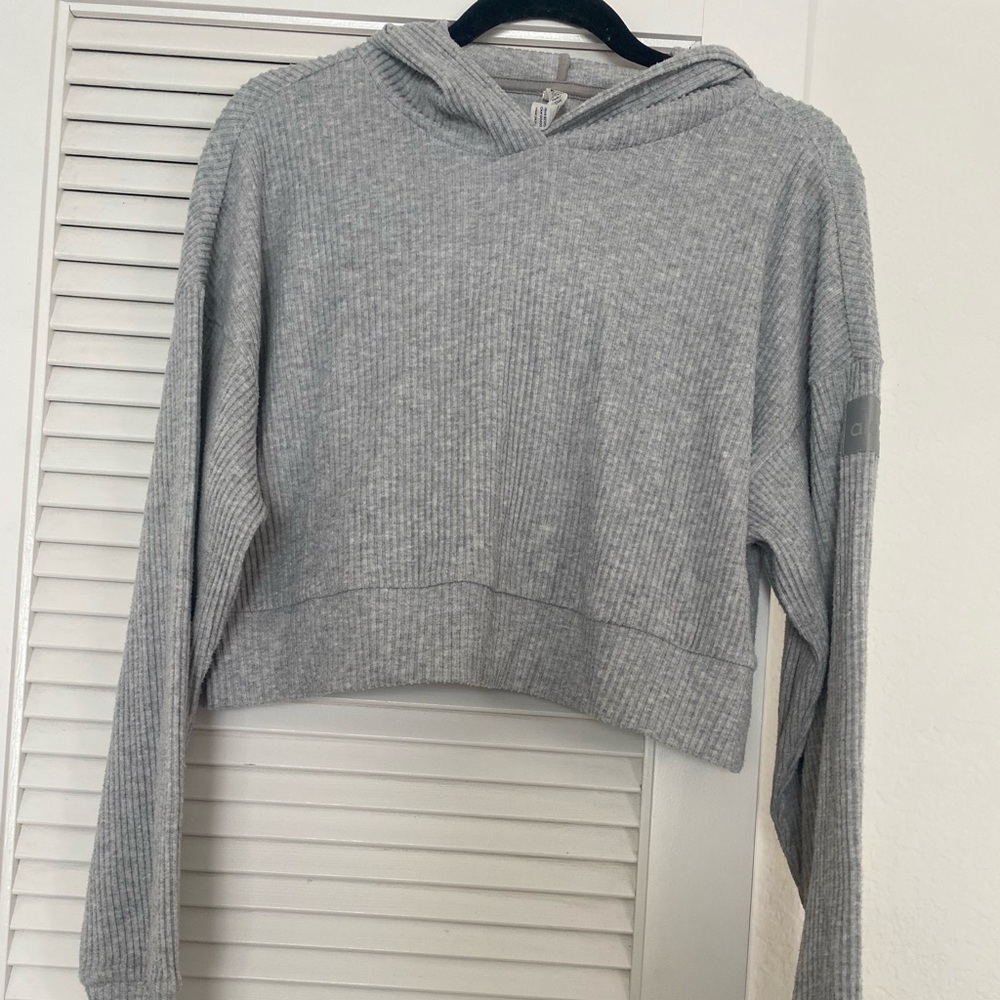 ALO Yoga Light Gray Crew Neck Sweater